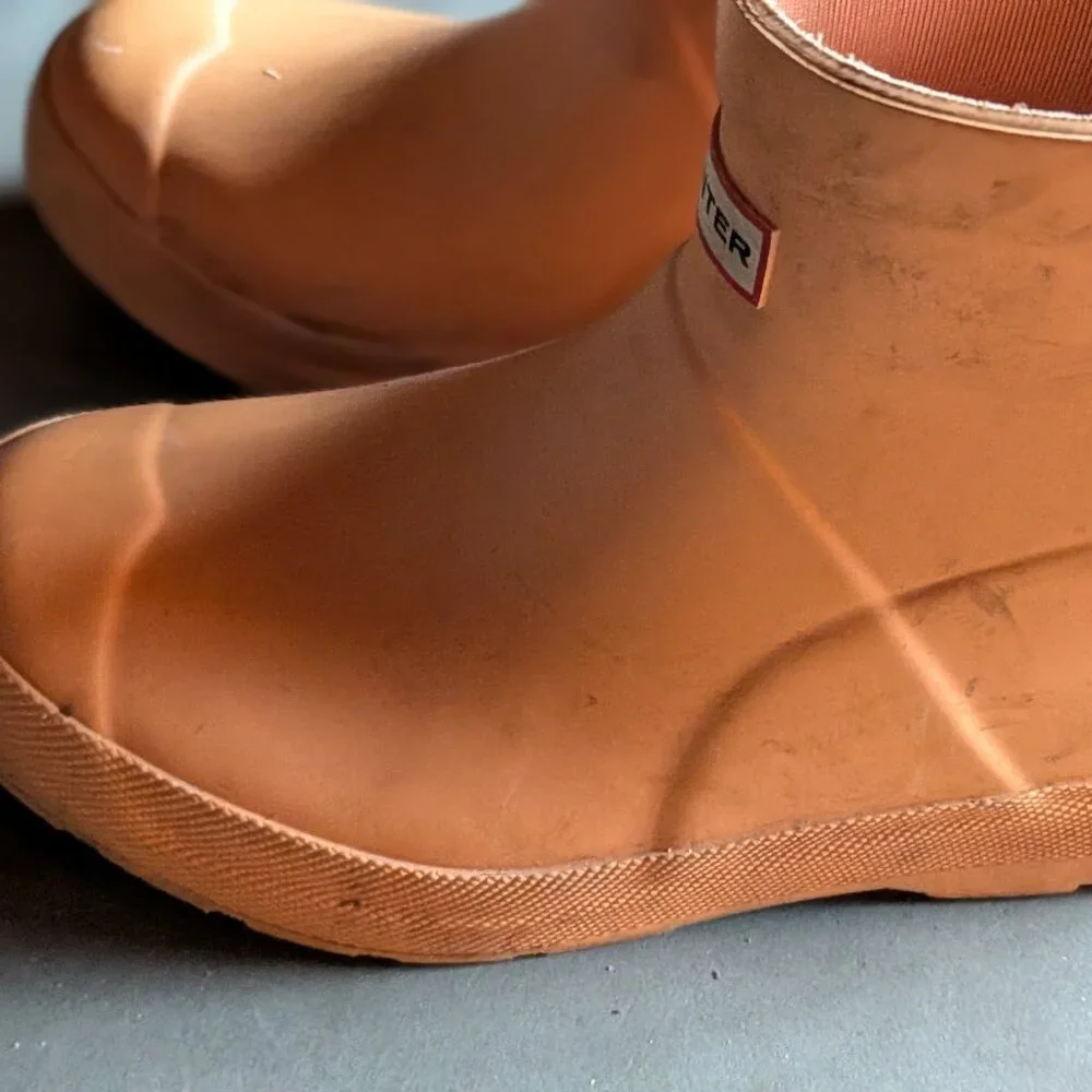 Hunter Original Short Pull-On Rain Boots - Peach / Orange (Size US 7 / UK 5)